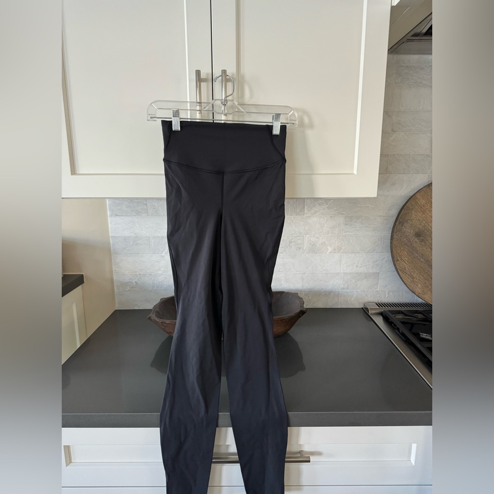 NEW W TAGS LULULEMON LEGGINGS SIZE 4 women